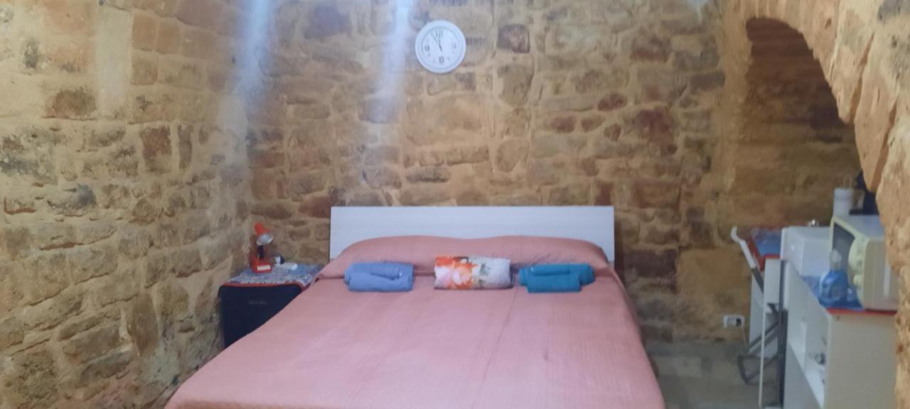 Amalia 2 Hotell Bari Exteriör bild
